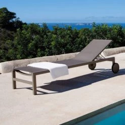Maisons Du Monde Bains De Soleil Et Chaises Longues Bain De Soleil à Roulettes En Aluminium Taupe -Fauteuils de jardin Soldes Boutique bain de soleil a roulettes en aluminium taupe 1000 11 20 116665 7