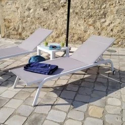 Gecko Jardin Bains De Soleil Et Chaises Longues Bain De Soleil Aluminium Blanc Et Textilène Gris -Fauteuils de jardin Soldes Boutique bain de soleil aluminium blanc et textilene gris 1