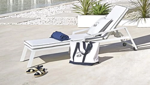 Maisons Du Monde Bains De Soleil Et Chaises Longues Bain De Soleil En Aluminium Avec Matelas Blanc 4 Maisons Du Monde Bains De Soleil Et Chaises Longues Bain De Soleil En Aluminium Avec Matelas Blanc – Image 2