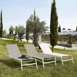 Maisons Du Monde Bains De Soleil Et Chaises Longues Bain De Soleil En Aluminium Blanc Et Toile Plastifiée Gris Clair -Fauteuils de jardin Soldes Boutique bain de soleil en aluminium blanc et toile plastifiee gris clair 1000 15 26 164354 7