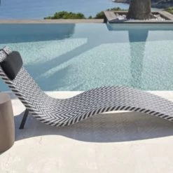 Maisons Du Monde Bains De Soleil Et Chaises Longues Bain De Soleil Professionnel En Résine Blanche Et Noire 10 Maisons Du Monde Bains De Soleil Et Chaises Longues Bain De Soleil Professionnel En Résine Blanche Et Noire -Fauteuils de jardin Soldes Boutique bain de soleil professionnel en resine blanche et noire 1000 11 8 209026 4