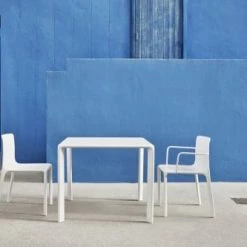 Vondom Chaises De Jardin Chaise Avec Accoudoirs Plastique Gris 60x80x53 Cm -Fauteuils de jardin Soldes Boutique chaise avec accoudoirs plastique gris 60x80x53 cm 1