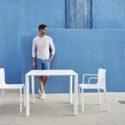 Vondom Chaises De Jardin Chaise Avec Accoudoirs Plastique Gris 60x80x53 Cm -Fauteuils de jardin Soldes Boutique chaise avec accoudoirs plastique gris 60x80x53 cm 2