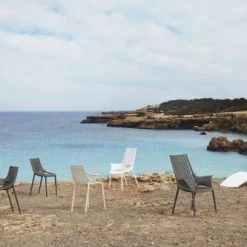 Vondom Chaises De Jardin Chaise écrue Avec Accoudoirs -Fauteuils de jardin Soldes Boutique chaise ecrue avec accoudoirs 3