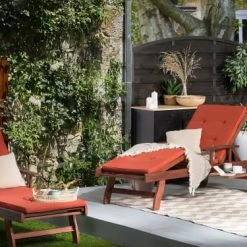 Beliani Bains De Soleil Et Chaises Longues Chaise Longue En Bois Naturel Avec Coussin Rouge -Fauteuils de jardin Soldes Boutique chaise longue en bois naturel avec coussin rouge 1
