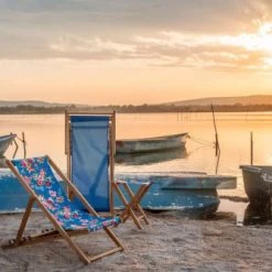 Vent De Bohème Bains De Soleil Et Chaises Longues Chilienne Pliante En Acacia Et Imprimé Fleuri Bleu -Fauteuils de jardin Soldes Boutique chilienne pliante en acacia et imprime fleuri bleu 3