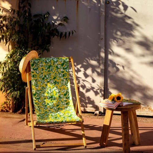 Vent De Bohème Bains De Soleil Et Chaises Longues Chilienne Pliante En Acacia Et Imprimé Fleuri Jaune 4 Vent De Bohème Bains De Soleil Et Chaises Longues Chilienne Pliante En Acacia Et Imprimé Fleuri Jaune – Image 2