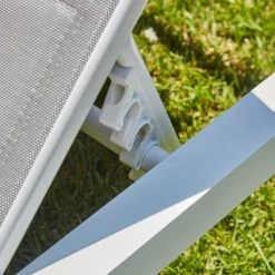 Kerama Bains De Soleil Et Chaises Longues Ensemble De Chaises Longues Droites Et Table Basse De Jardin Blanc -Fauteuils de jardin Soldes Boutique ensemble de chaises longues droites et table basse de jardin blanc 3