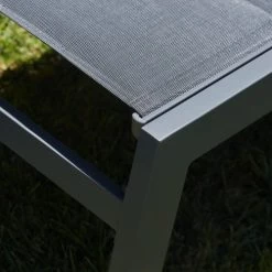 Kerama Bains De Soleil Et Chaises Longues Ensemble De Chaises Longues Hautes Et Table Basse Gris Anthracite -Fauteuils de jardin Soldes Boutique ensemble de chaises longues hautes et table basse gris anthracite 5
