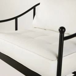 Maisons Du Monde Fauteuils De Jardin Fauteuil De Jardin En Acier Noir Et Coussins Blanc Cassé -Fauteuils de jardin Soldes Boutique fauteuil de jardin en acier noir et coussins blanc casse 1000 1 37 209424 4