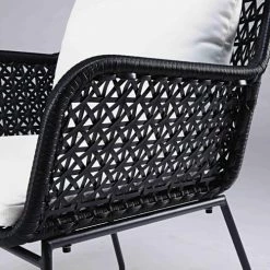 Maisons Du Monde Fauteuils De Jardin Fauteuil De Jardin En Résine Tressée Noire Et Coussins Blancs -Fauteuils de jardin Soldes Boutique fauteuil de jardin en resine tressee noire et coussins blancs 1000 11 11 164503 3