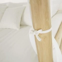 Maisons Du Monde Bains De Soleil Et Chaises Longues Lit à Baldaquin D'extérieur En Branches De Teck Blanchies Et Toile écrue -Fauteuils de jardin Soldes Boutique lit a baldaquin d exterieur en branches de teck blanchies et toile ecrue 1000 0 3 198033 7